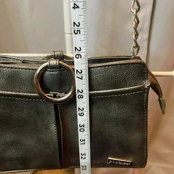 Pouchee Organizer Bag in silver gray Clutch or crossbody . New without tags - Picture 2 of 8